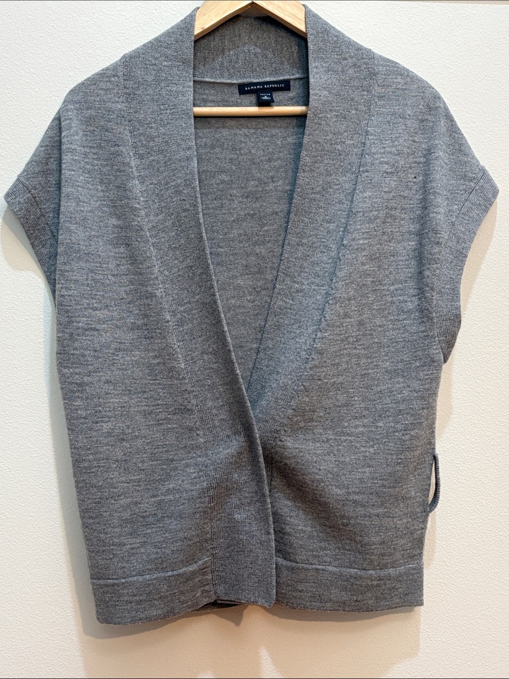 Banana Republic Heather Gray Short-Sleeve Open Front Cardigan